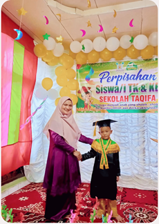 hijau kelam dan emas simpel hari santri nasional poster (3)